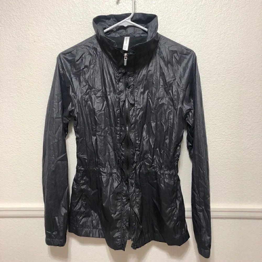 Gap nylon ruffled windbreaker